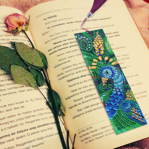 Image of Elegant Peacock - Diamond Painting Bookmark