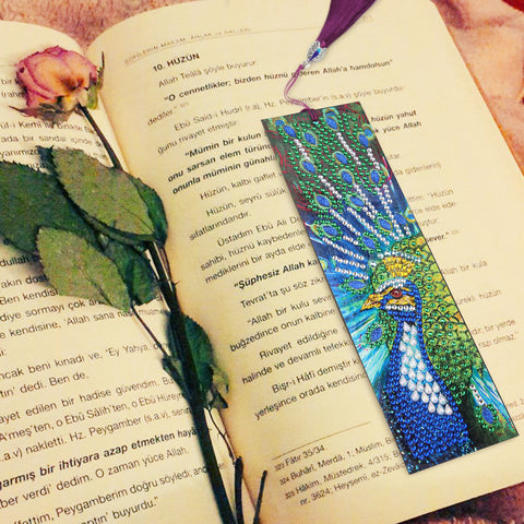Image of Closeup Peacock - Diamond Painting Bookmark