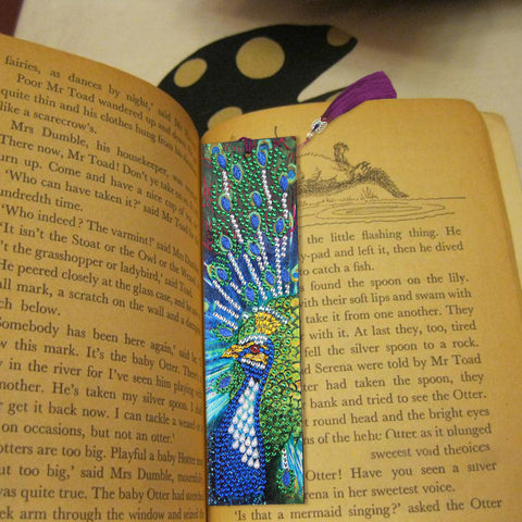 Image of Closeup Peacock - Diamond Painting Bookmark