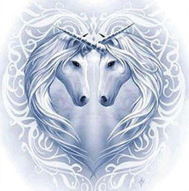 Diamond painting: Two unicorns standing in a heart shape, gazing into each other's eyes. 