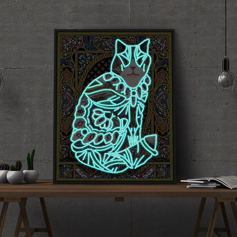 Image of Fierce Cat - DIY Diamond Painting Glow in the Dark