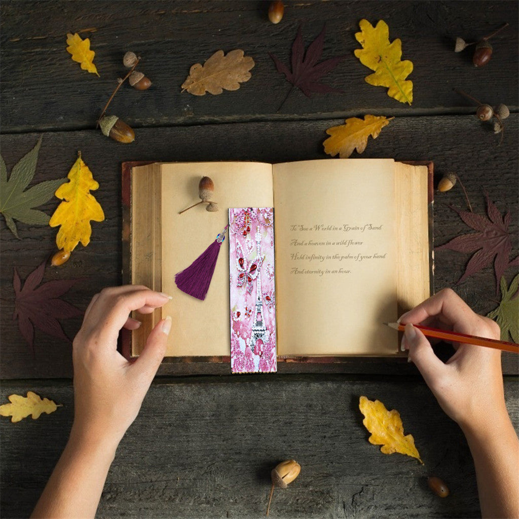 Butterfly in Paris - Diamond Painting Bookmark