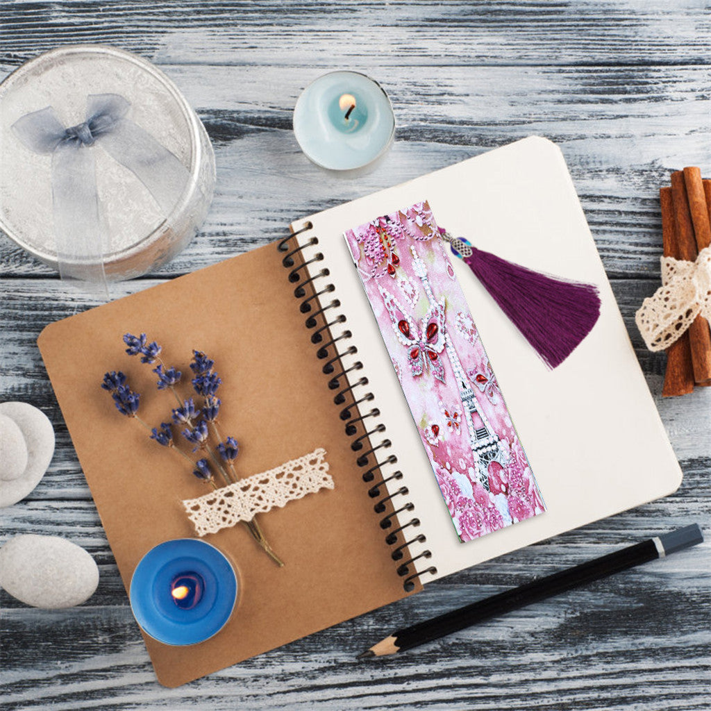 Butterfly in Paris - Diamond Painting Bookmark