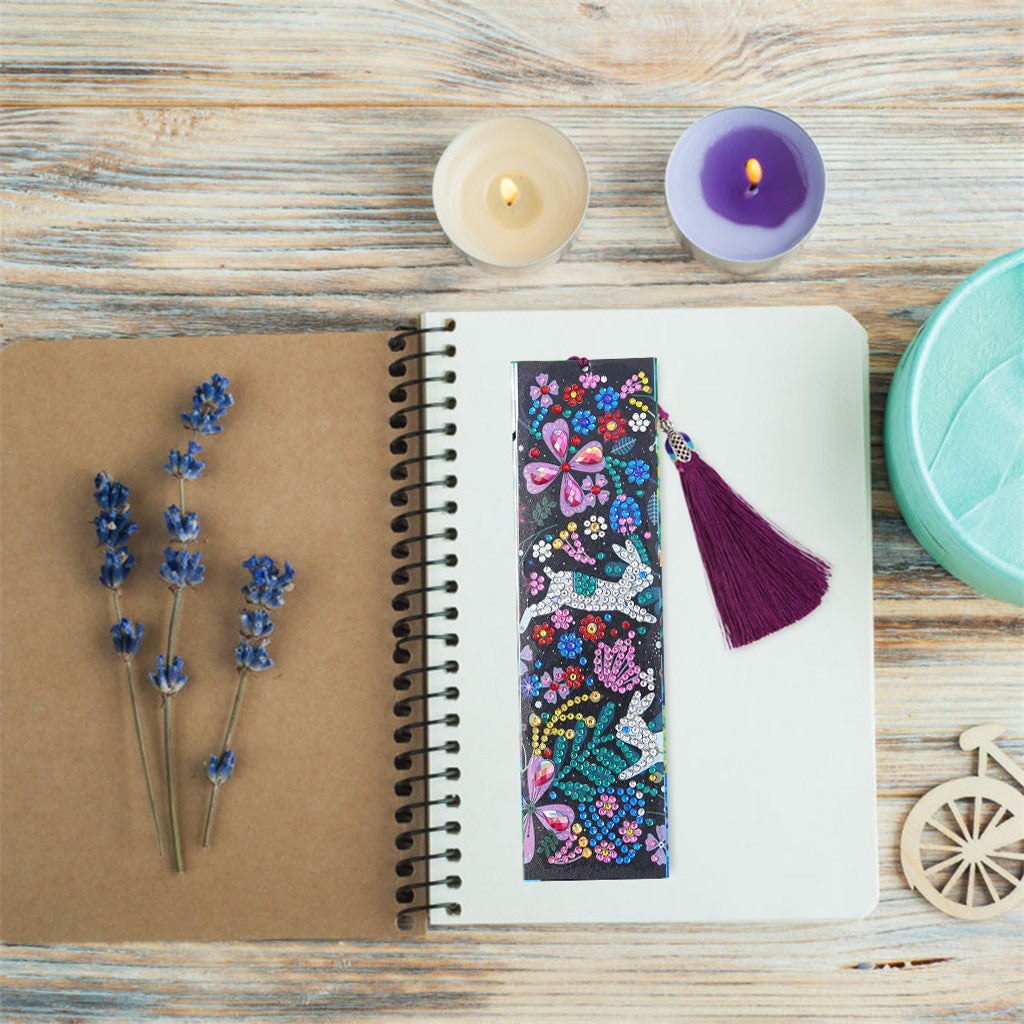 Happy Rabbit - Diamond Painting Bookmark